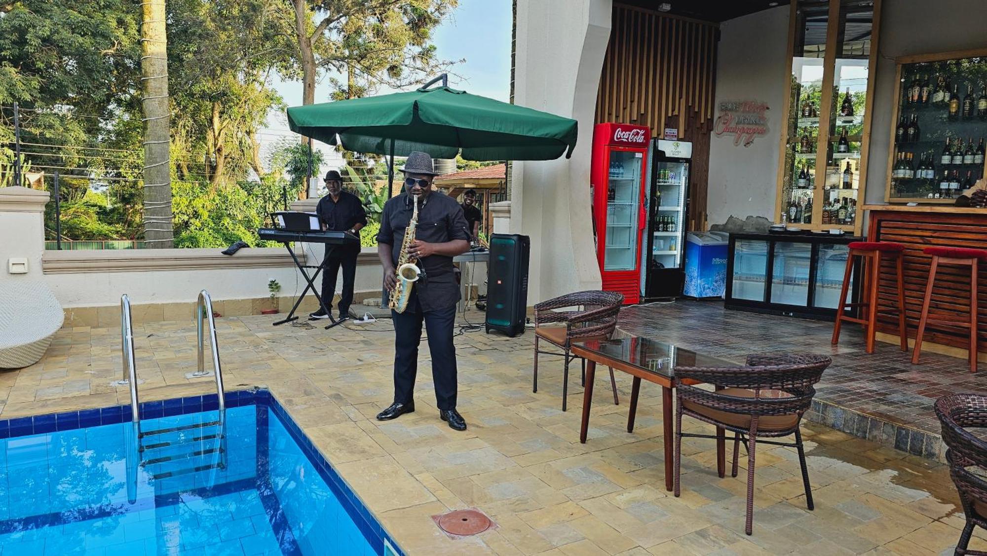 Grik Hotel - Entebbe Exterior photo